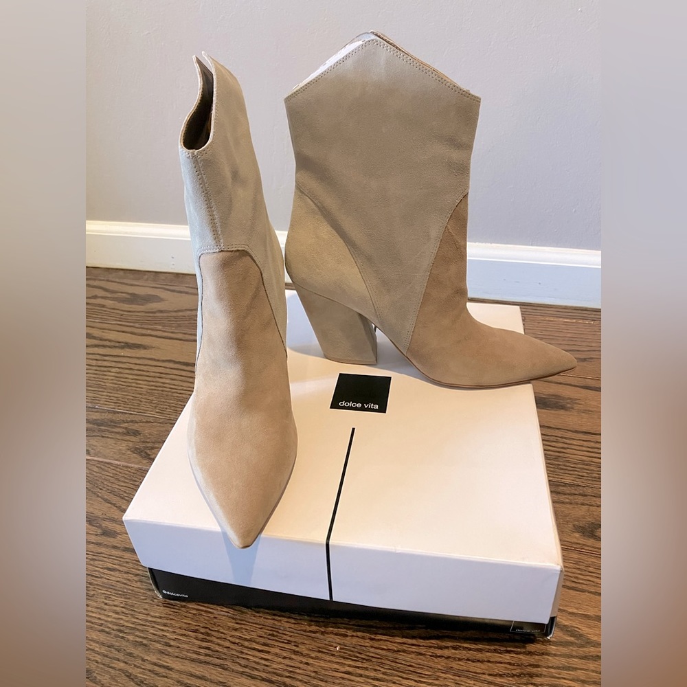 Dolce Vita - Nestly Taupe Mulit Ankle Boots (never worn)